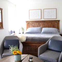 Promenade Studio With Free Parking!