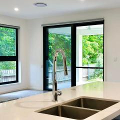 Sunnybank Station 5B Family Stay