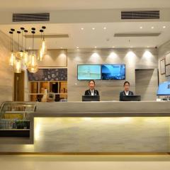 City Comfort Inn Wuhan Optics Valley OuYada Yangjiawan Metro Station