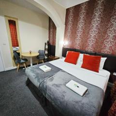 Southsea Ground-Floor Studio Apartment with Free Private Parking