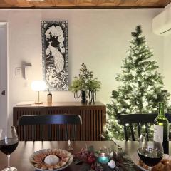 Itaewon Namsan House Free Hanbok Experience for Couples 10-min walk to Namsan Park 15-min walk to Noksapyeong Station