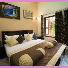 VIP Lane MC Palace Resort - Air Conditioning Room # Best PREMIE LOCATION - Chakra Tirtha Road, Puri
