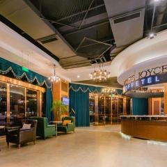 James Joyce Coffetel Chengdou Wuqing Wanda Plaza