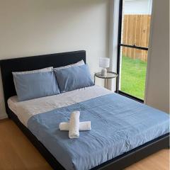 The Tamarind Retreat-Spacious home in Park Ridge