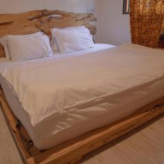 Kienyeji Wooden Rest