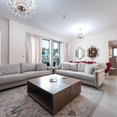 StayShort - 2 Bed in Downtown Sleeps 4 with Balcony