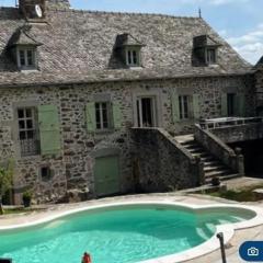 Villa spacieuse avec piscine à Bas-Ségala