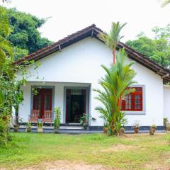 Mountain Breeze Inn Midigama