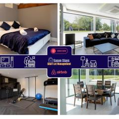 6 BR Luxury House With Huge Garden and Cinema Room By Eason Stays Short Term Rental Rugby