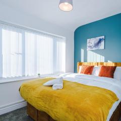 Contractor Heaven Four Bedroom Free Parking in Manchester by Eason Stays