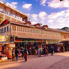 Al Maz Hotel Mall Road