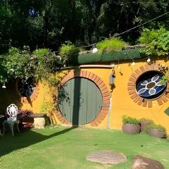 Casa dos Hobbits: Lago, cascata, caiaque, piscina