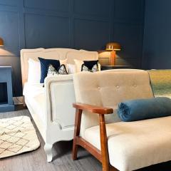 The Maple House common views, central Lincoln