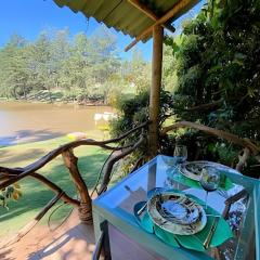 Quinta do Vale: Casa da Árvore - em meio à mata, cascata, lago, piscina, caiaque