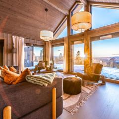 Luxurious Mountain Lodge