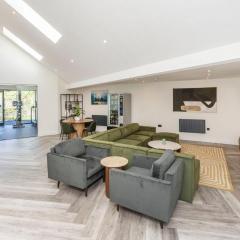 Riverside House by UTDM