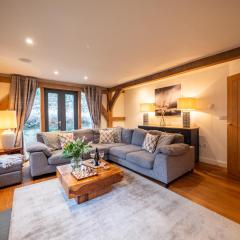 Beautiful Oak-framed Devon Escape Near Dartmouth