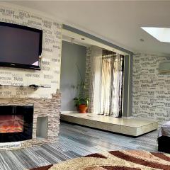 Stone City Apartment in Park Zone