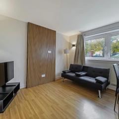 Free Parking - 3 Bedrooms - Sleeps 7 - Airport