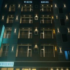 Hotel White Regency -300 MTR from Golden Temple