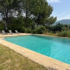 Nouveauté Villa pour 10 Personnes avec Piscine, Pétanque au Coeur des Oliviers de Provence