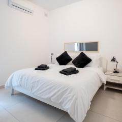 St Julians Modern flat in Spinola Bay