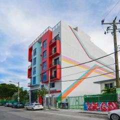 Wynwood Retreat - Rooftop Pool & Neighborhood Views