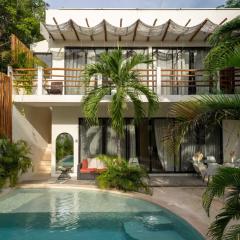 Modern Luxury Villa with Large Pool - BBQ grill