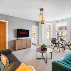 Queens Cove with Seaviews By My Getaways