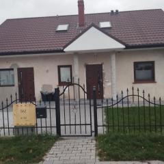 Wiosenny Biały Domek u Małgosi