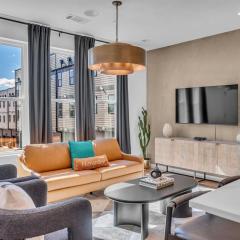 Stylish 5BR Nashville Retreat w Rooftop Hot Tub