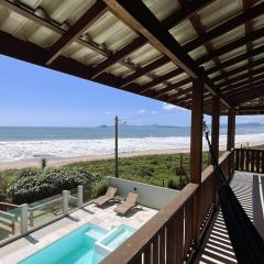 Excelente Casa com área Gourmet de frente mar