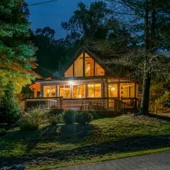 Luxury Cabin 45 Min to Asheville Hot Tub & Fire pit