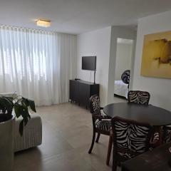 Refúgio São Paulo - Apartamento novo e ensolarado- C Estacionamento - no Centro ao lado do Metrô Brás