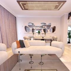 Luxury Villa with Private Pool in Beverly Hills