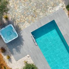 Villa The Pines- Jaccuzi - Private Pool - 7 minutes from the beach