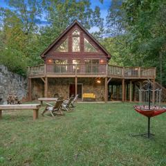 Spectacular Log Cabin Home 45 minutes to Asheville