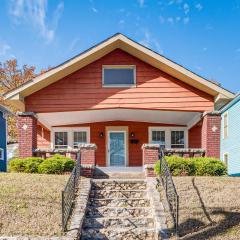 Family Retreat with Yard Less Than 1 Mi to Dtwn Durham!