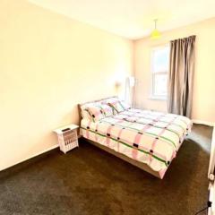 Luxury Kingsize bedroom in a shared house