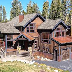 Alpine Mountain Lodge - Luxury Home w/ Hot Tub