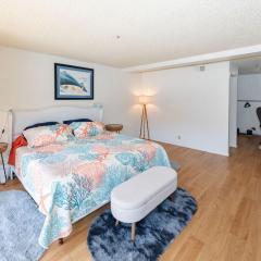 2-Bd LUXE Retreat Near Beach & Pool