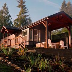 Skyriver Escape Riverfront With Hot Tub