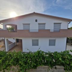 Gemütliche Erdgeschosswohnung Ema Mit Terrasse