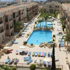 Front pool garden apartment