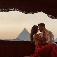 maj pharaoh pyramids view