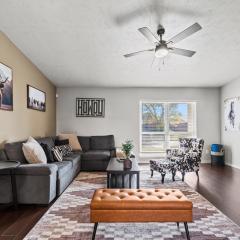 Red Door Hideaway 3bd, Hot Tub, Foosball