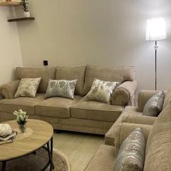 شقة بغرفة نوم وصالة حي الشعلة