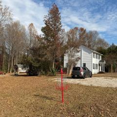Gamers & Disc Golfers Dream Stay! Spacious 4BR in Peaceful Setting