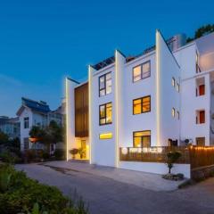 Huazhu Luxury Huangshan Warm Wood Homestay Tangkou Nandamen Branch