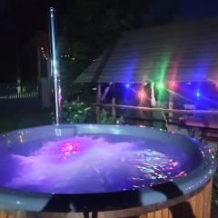 Agrowczasy Nad Stawem - Plus strefa jacuzzi przy domu z jedną sypialnią